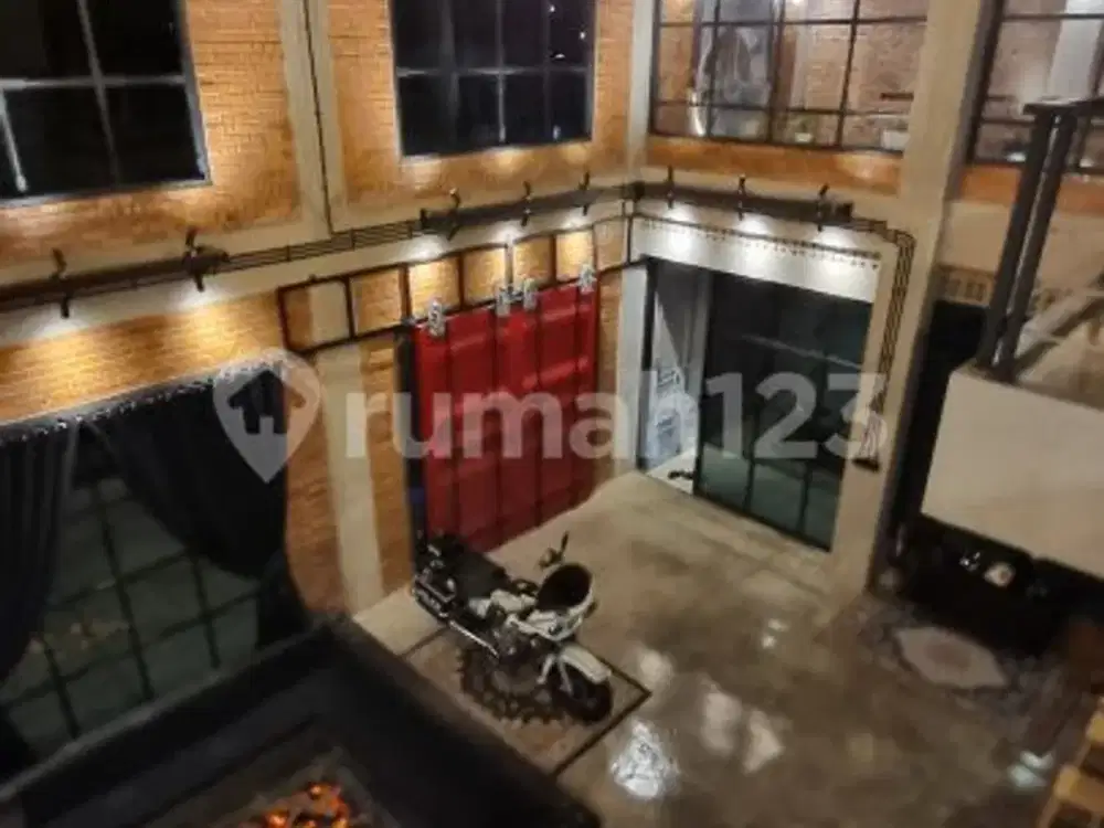 rumah komersil terawat di area segitiga emas jaksel