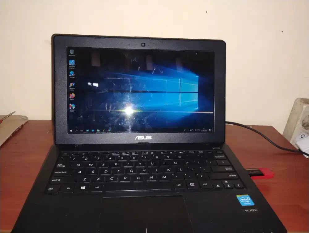 Notebook Asus X200m