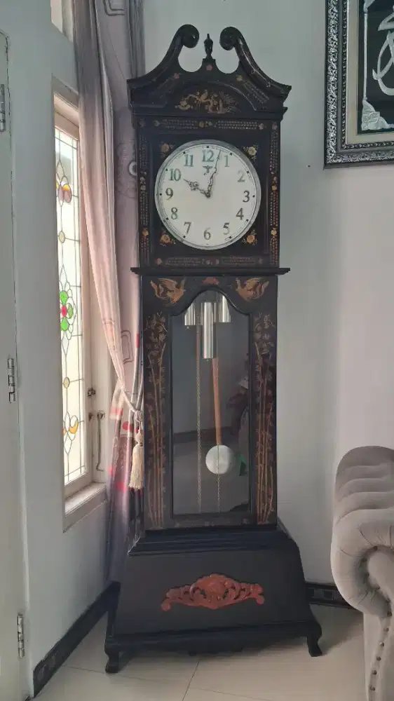 Jam lemari antik bandul merek moathe