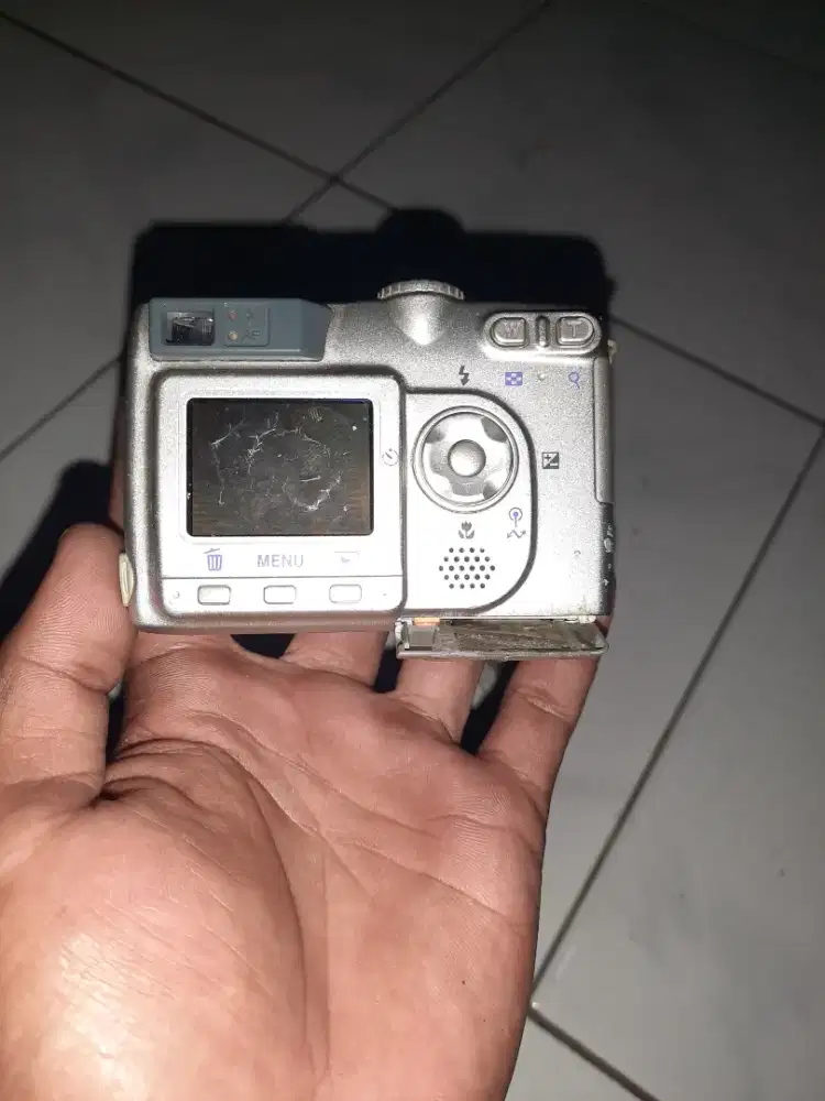 Kamera digital nikon coolpix 5200