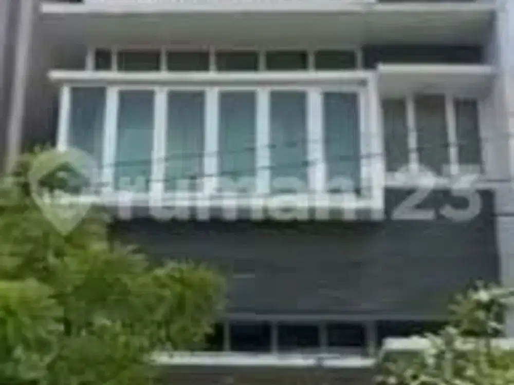 rumah bagus 3 lantai nyaman hadap selatan di puri indah