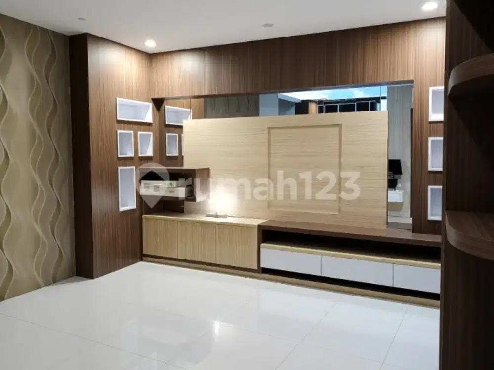 Rumah Siap Huni 3,5 Lantai Pinggir Jalan Raya Sawah Besar