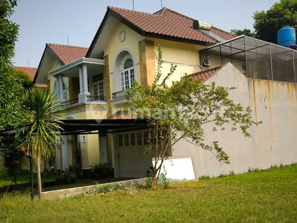 Rumah Sewa 2 Lantai Banyak Kamar Ada Halaman Belakang di Alsut
