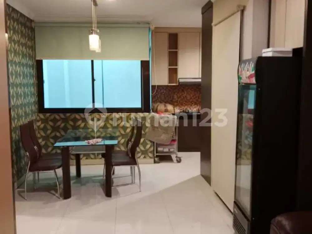 2 Rumah Gandeng Siap Huni 3,5 Lantai Pinggir Jalan 30 Kamar Cocok Untuk Kos Kosan di Sawah Besar