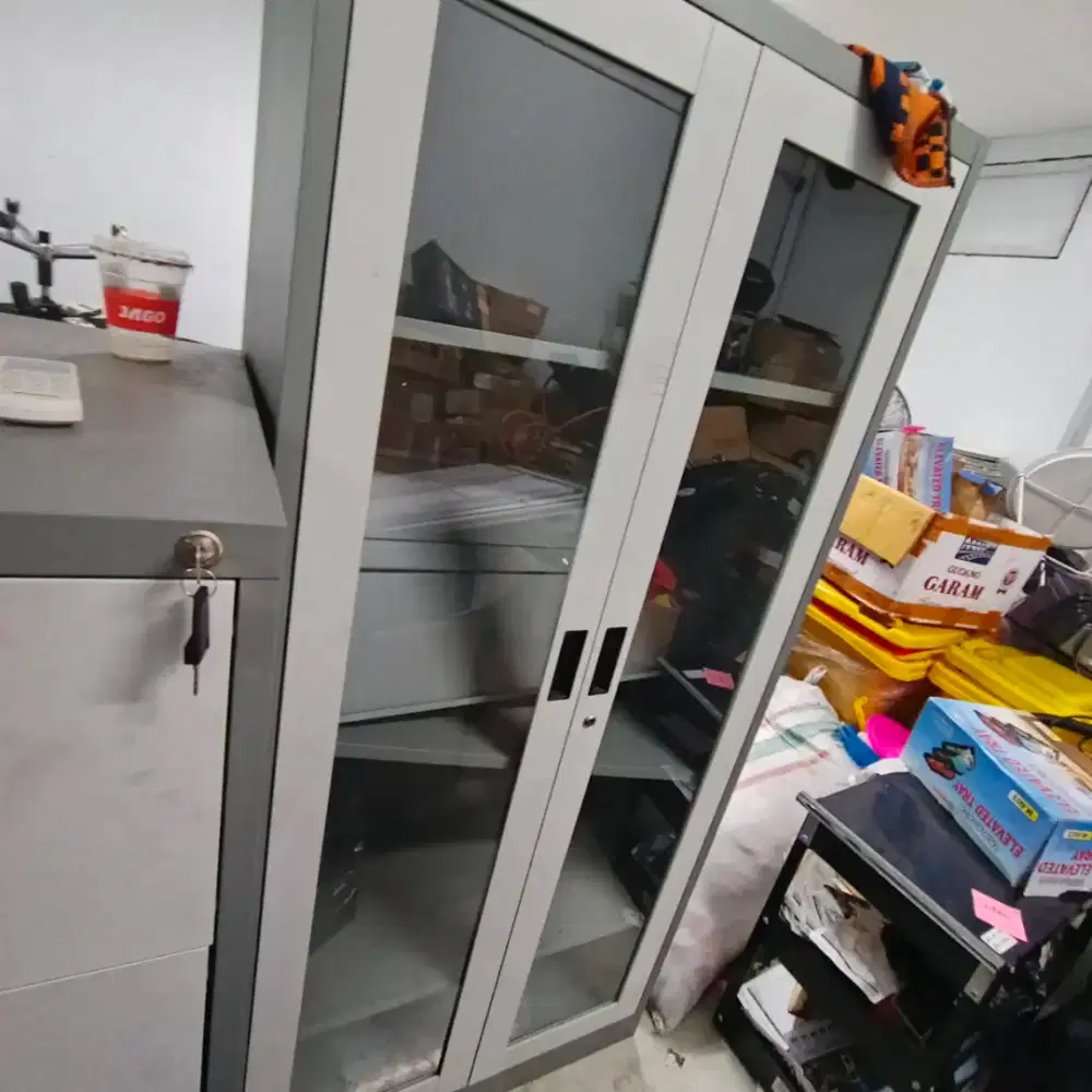 Jual cepat lemari arsip kaca