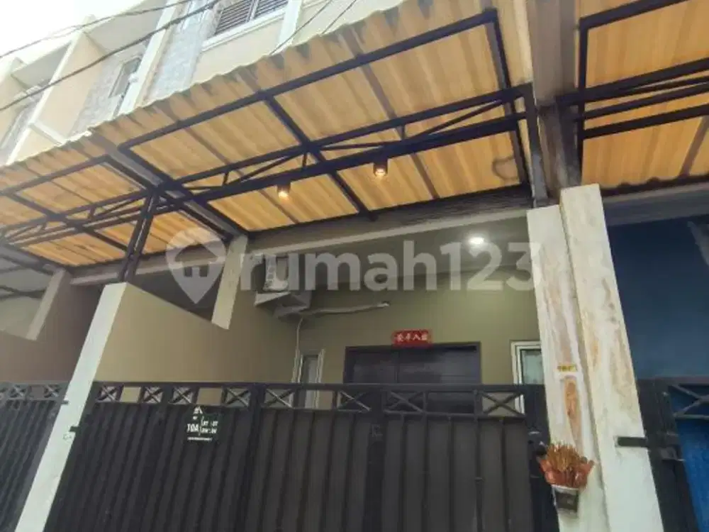 Rumah 3 Lantai Fully Furnished di Tanjung Duren Akses Jalan 1 Mobil Kecil Wuling Airev