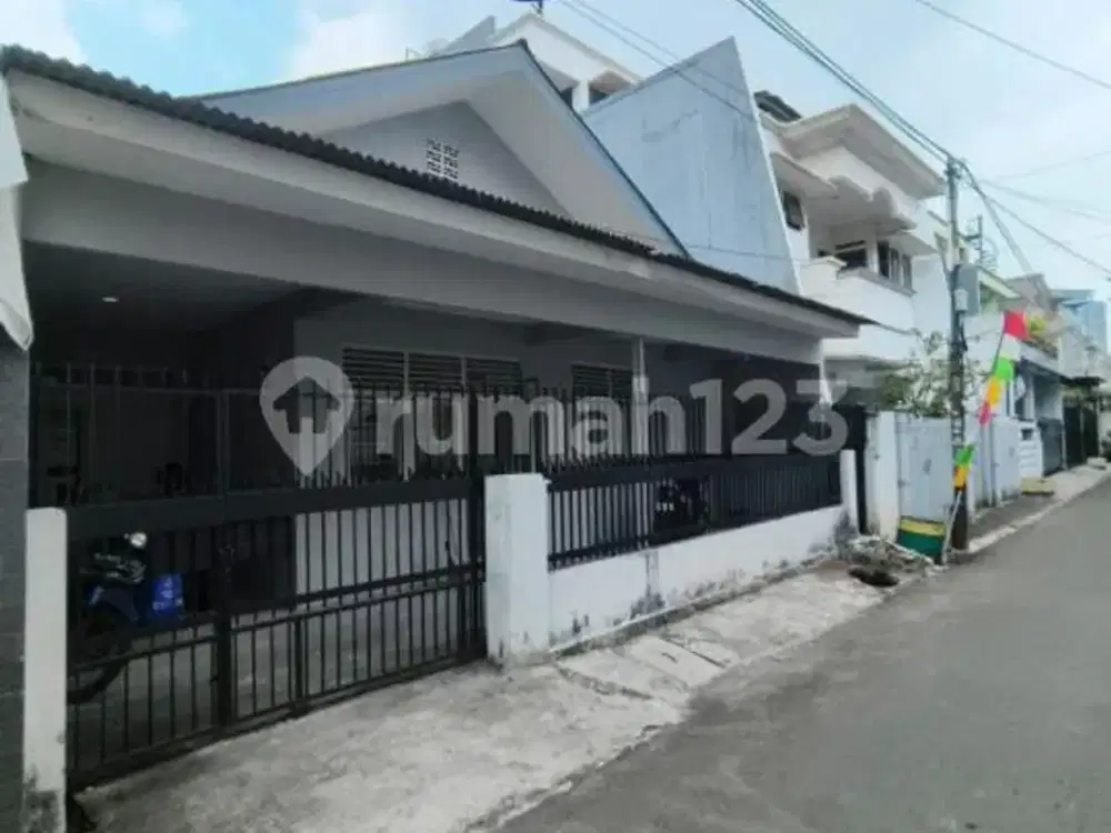 Rumah Siap Huni di Tomang Area Cocok untuk Tinggal dan Usaha
