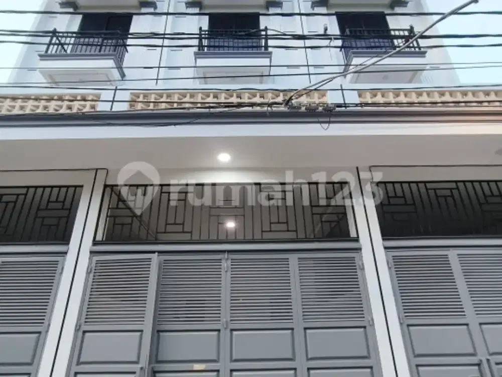 Rumah Baru 4 Lantai di Taman Ratu Jakbar Cocok untuk Tinggal dan Kantor