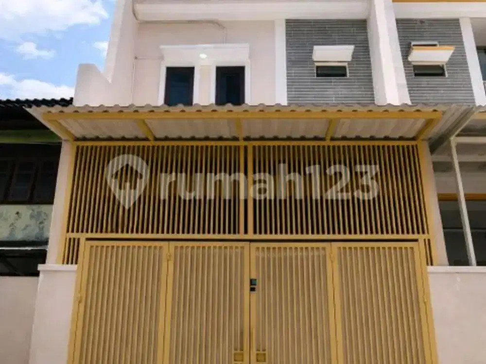 Rumah Siap Huni 3 Lantai Semifurnished di Tanjung Duren