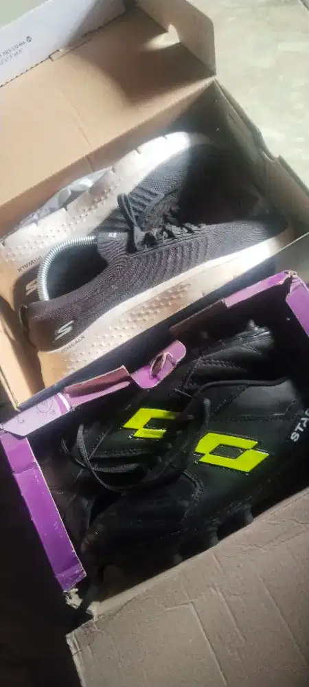 Sepatu bola sepatu skacers