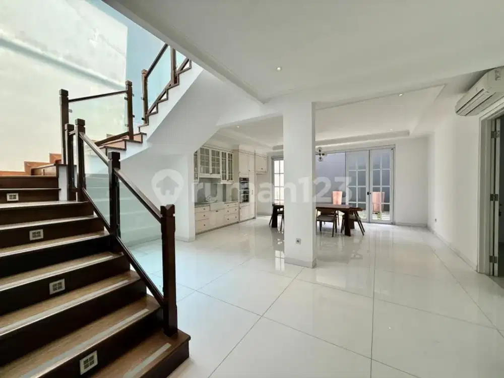 For Sale House In Kemang 3Br