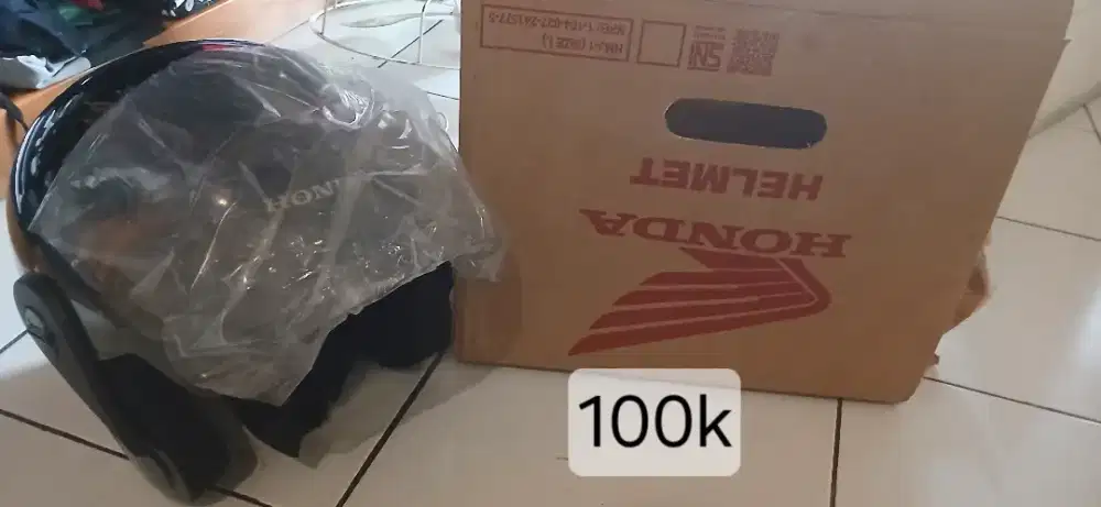 Helm,jas ujan,sarung tangan