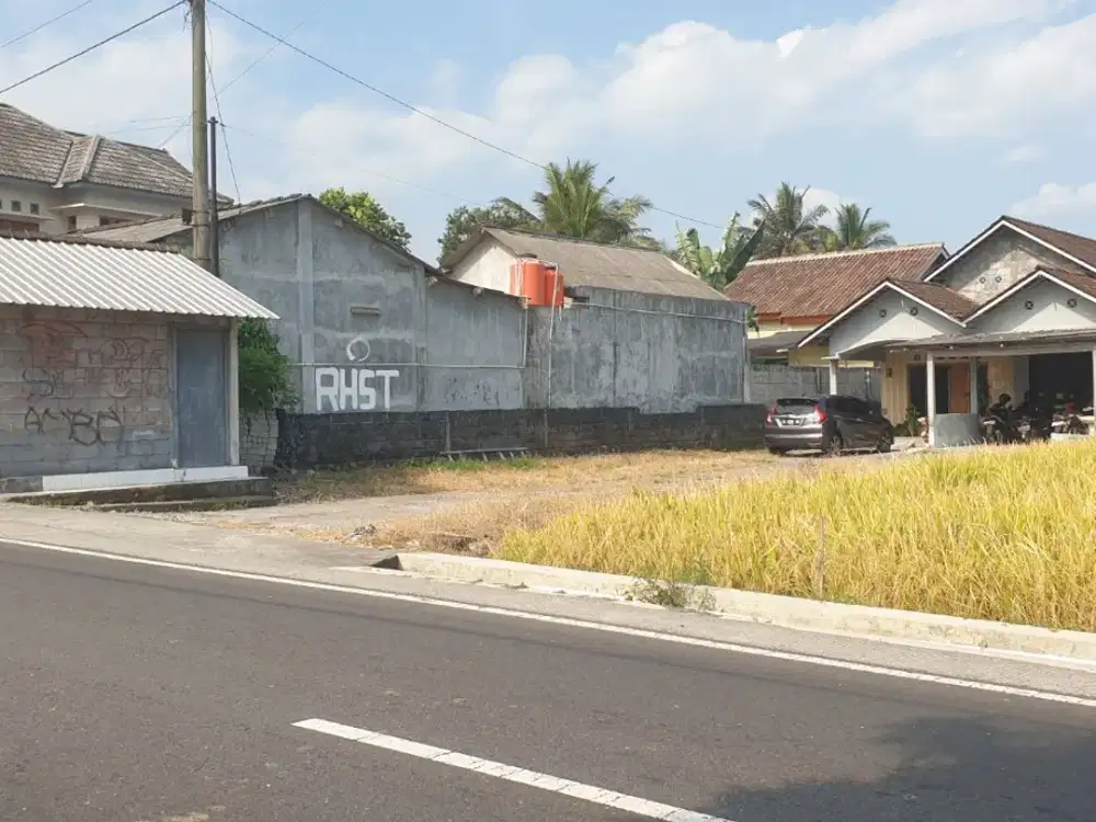 Dijual Rumah Lahan Luas SHM Pinggi Jalan Raya Pandowoharjo