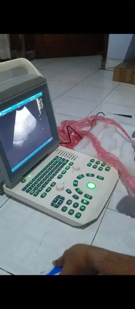 Dijual USG 2D Zoncare i50 - Kondisi istimewa & Siap pakai