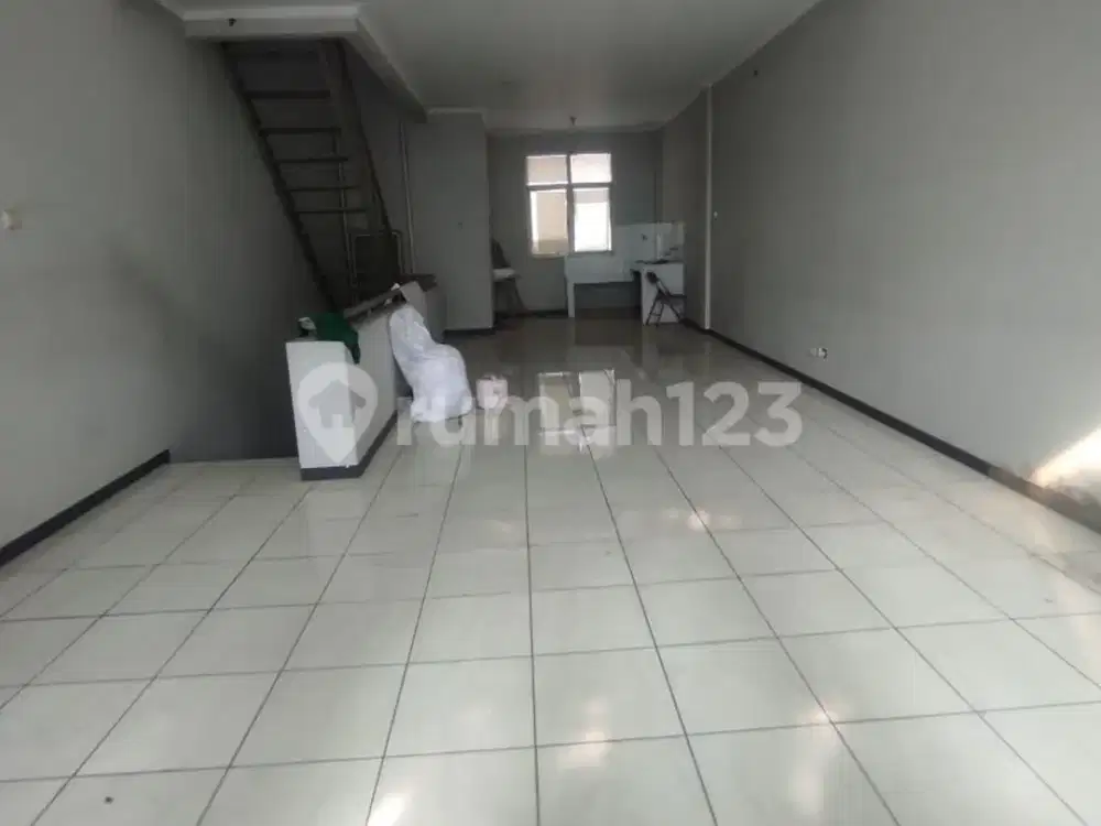 Jarang ada! Disewakan Ruko lokasi strategis di Kota Baru Parahyangan