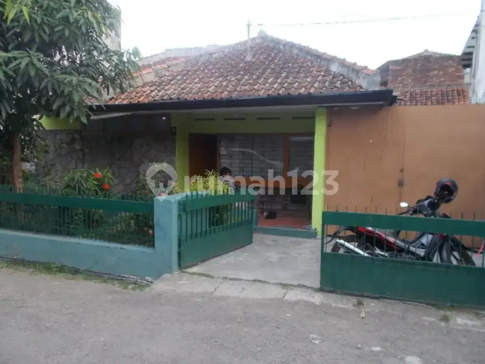 Rumah Nyaman Siap Huni Tengah Kota Sayap Ciatel