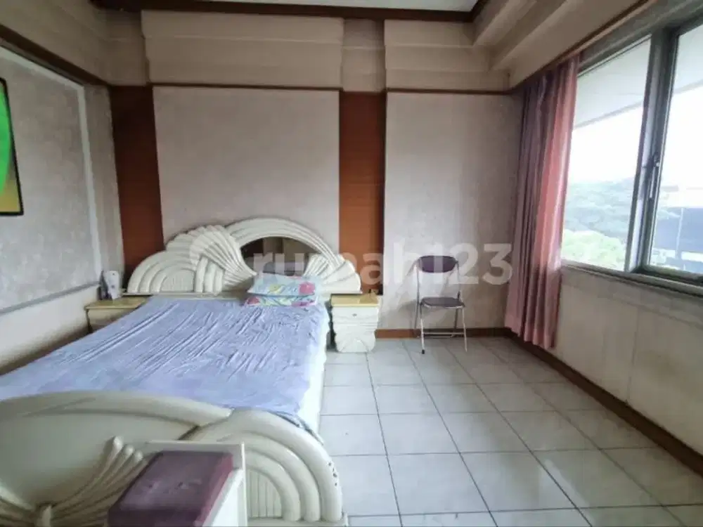 RUKO JL. PETA 3 LANTAI SEMI FURNISHED SEBRANG KOPO KENCANA
