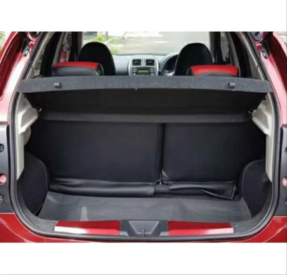 Tatakan bagasi Nissan march