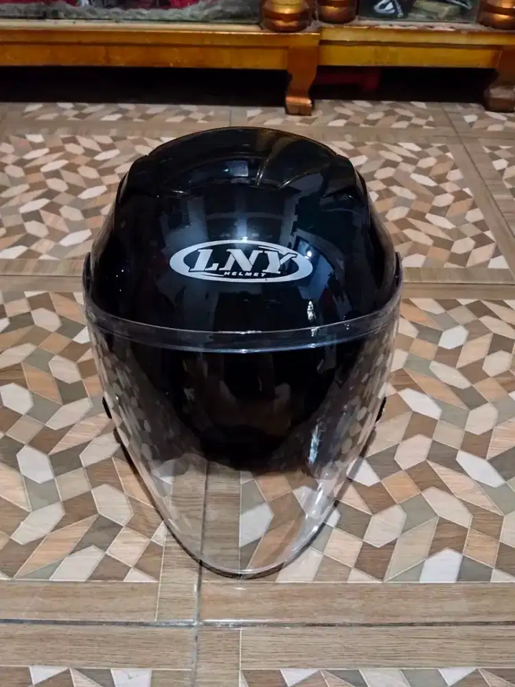 Helm LNY J5 size XL