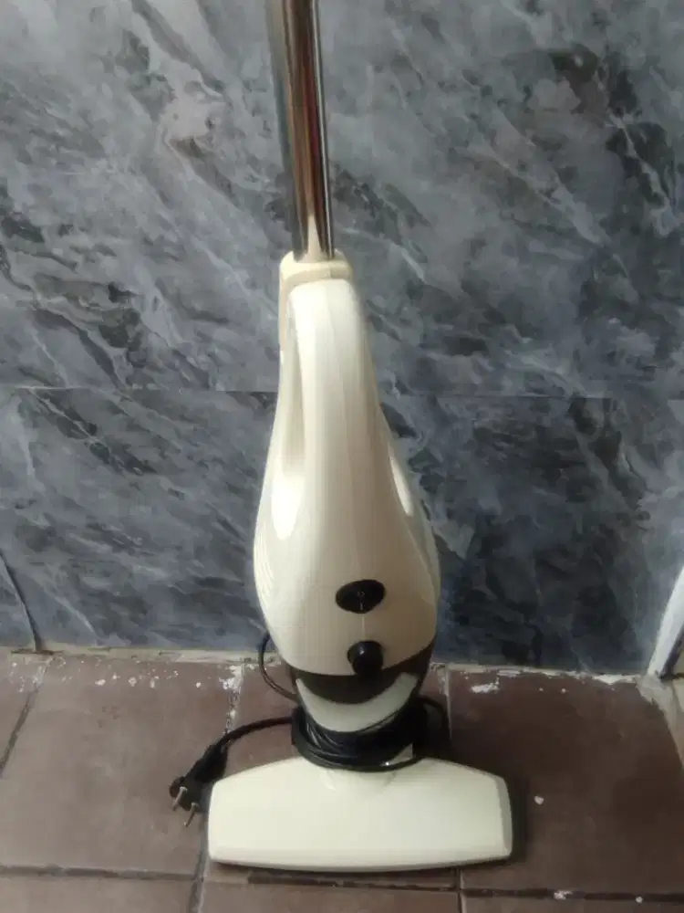 Satu unit Vakum cleaner merek BOLDe