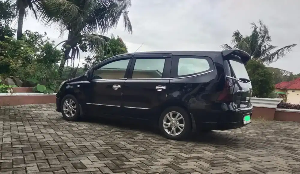 Grand Livina AT Tahun 2012 AB Sleman Atas Nama sendiri