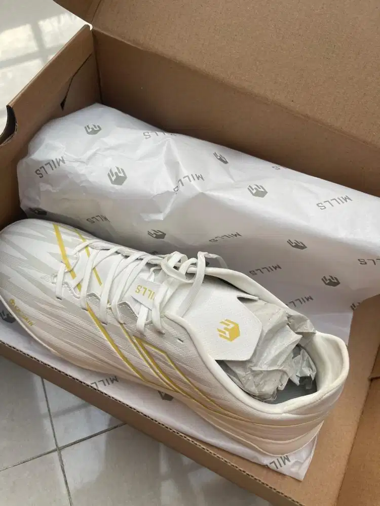Sepatu Mills Trexino Saga M3