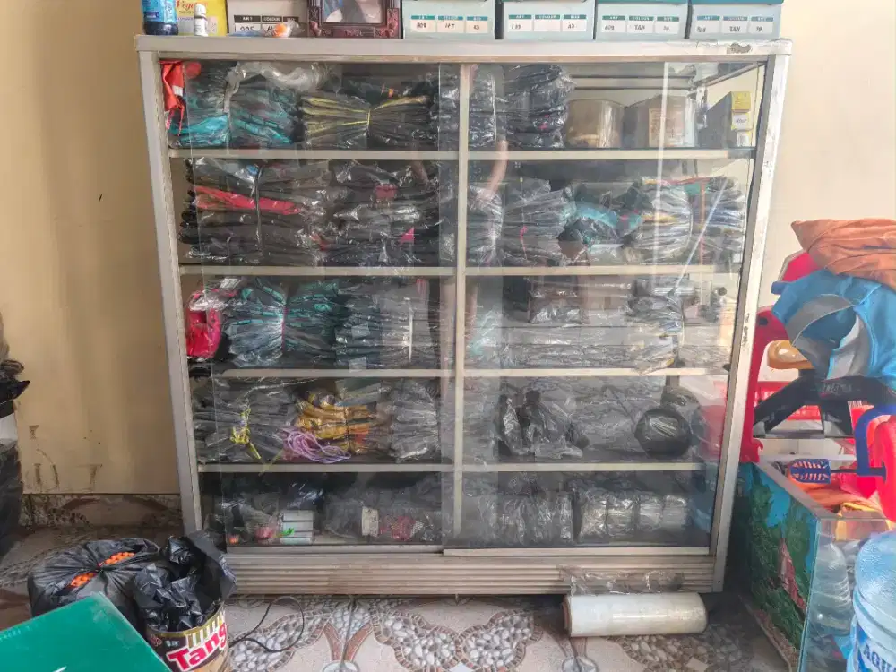 Jual cepat etalase kaca 5 susun cocok untuk buka usaha