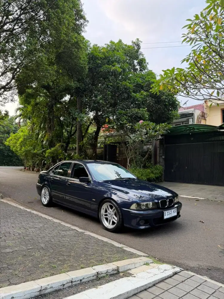 BMW E39 523i tahun 1996 fullspec