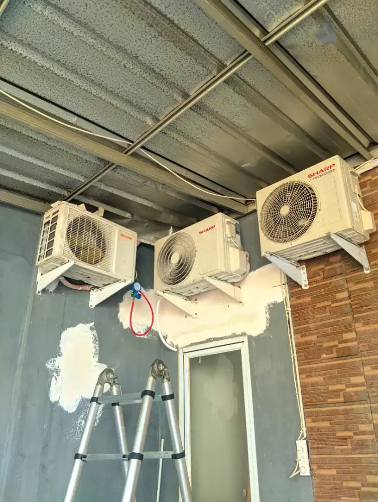 CUCI AC SPLIT - DATANG KE RUMAH, GARANSI 30 HARI