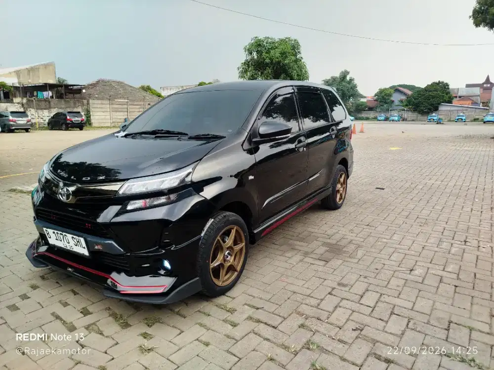 Driver mobil hybrid