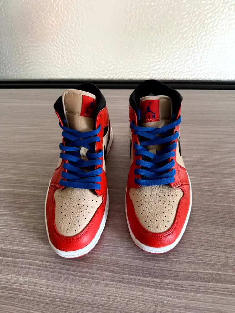 Sepatu Air Jordan 1 Mid Infrared 23 / Desert Sand - Size 28 Cm
