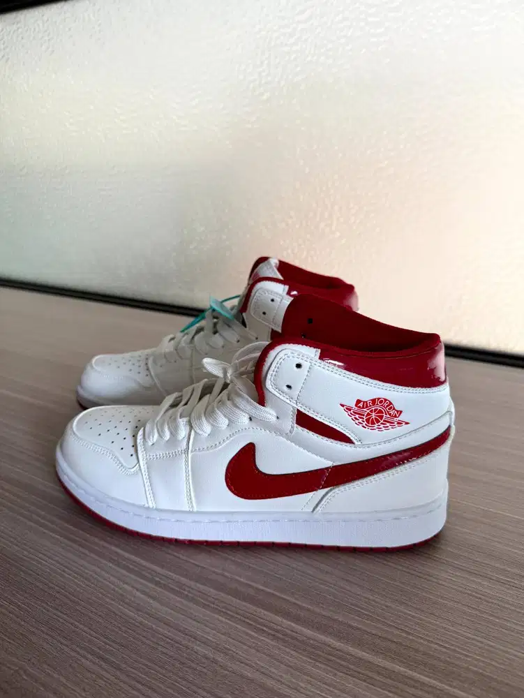 Sepatu Air Jordan 1 High Zoom Air CMFT Gym Red / White - Size 27 Cm