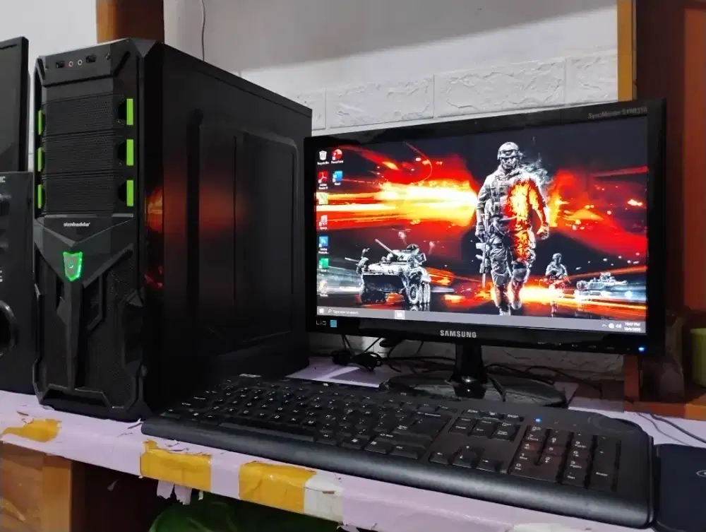 Pc gaming roblox / intel core i5 + ram 8gb + monitor 19inch