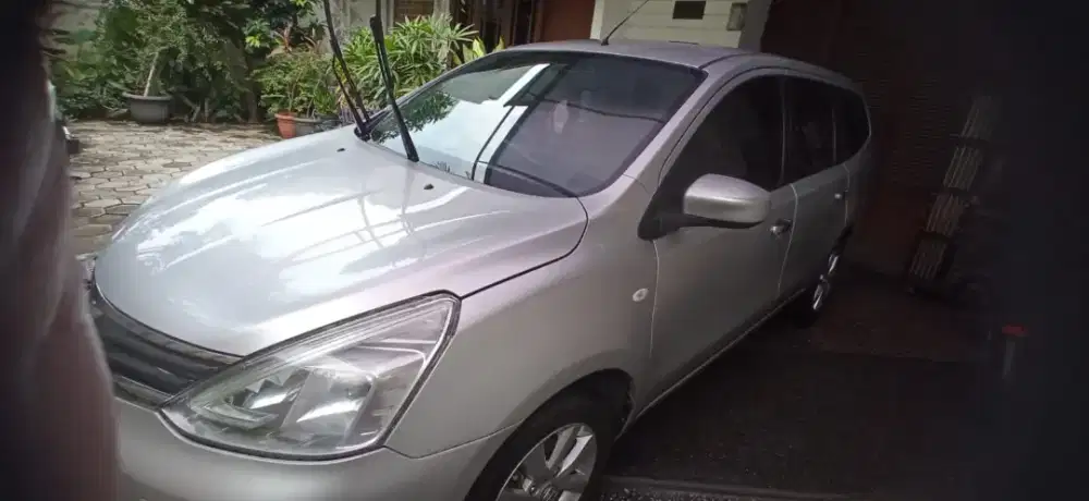 Di jual grand kivina 1.5 bensin . Atas nama langsung