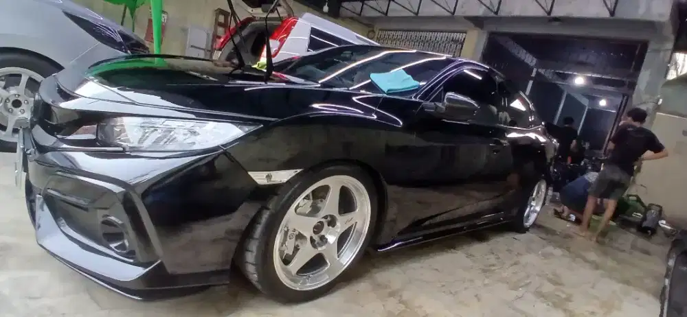 LAYNANAN JASA POLISH MOBIL DAN MAMO VERAMIC
