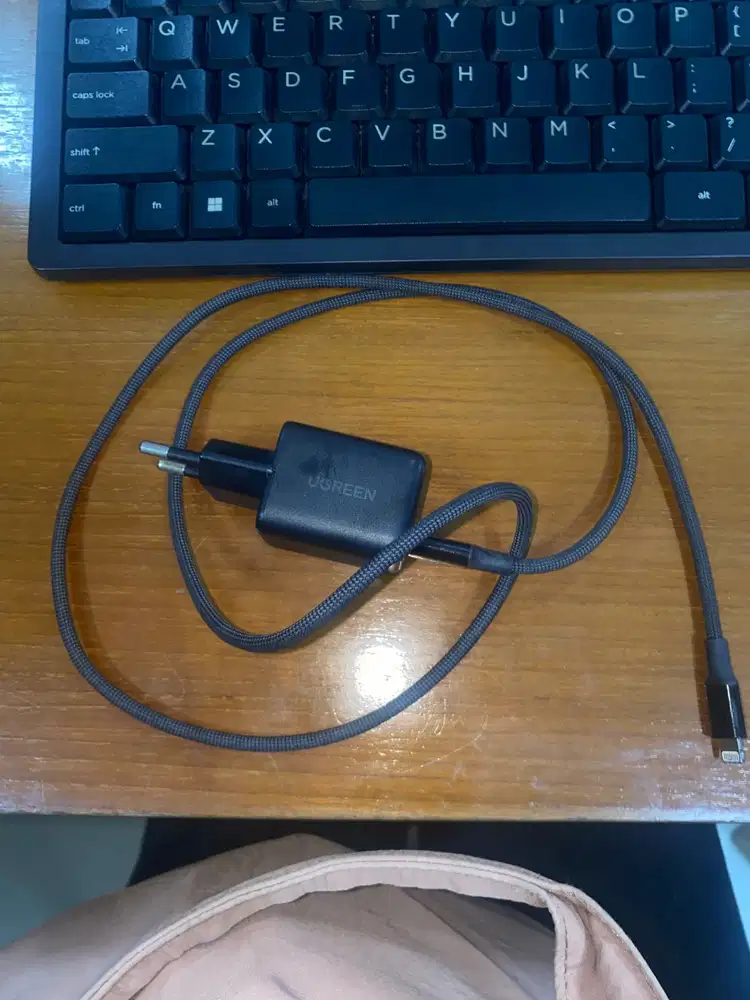 Chargeran UGREEN Original Hitam