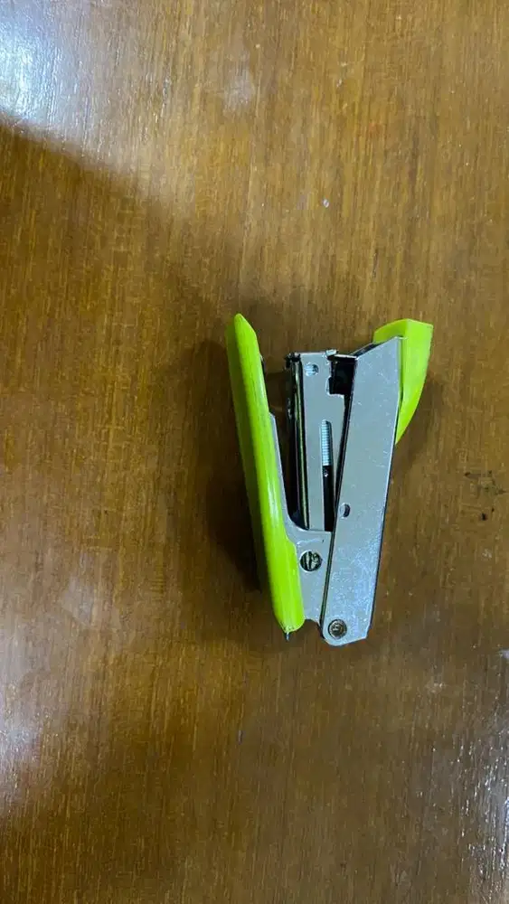 Mini Stapler Hijau