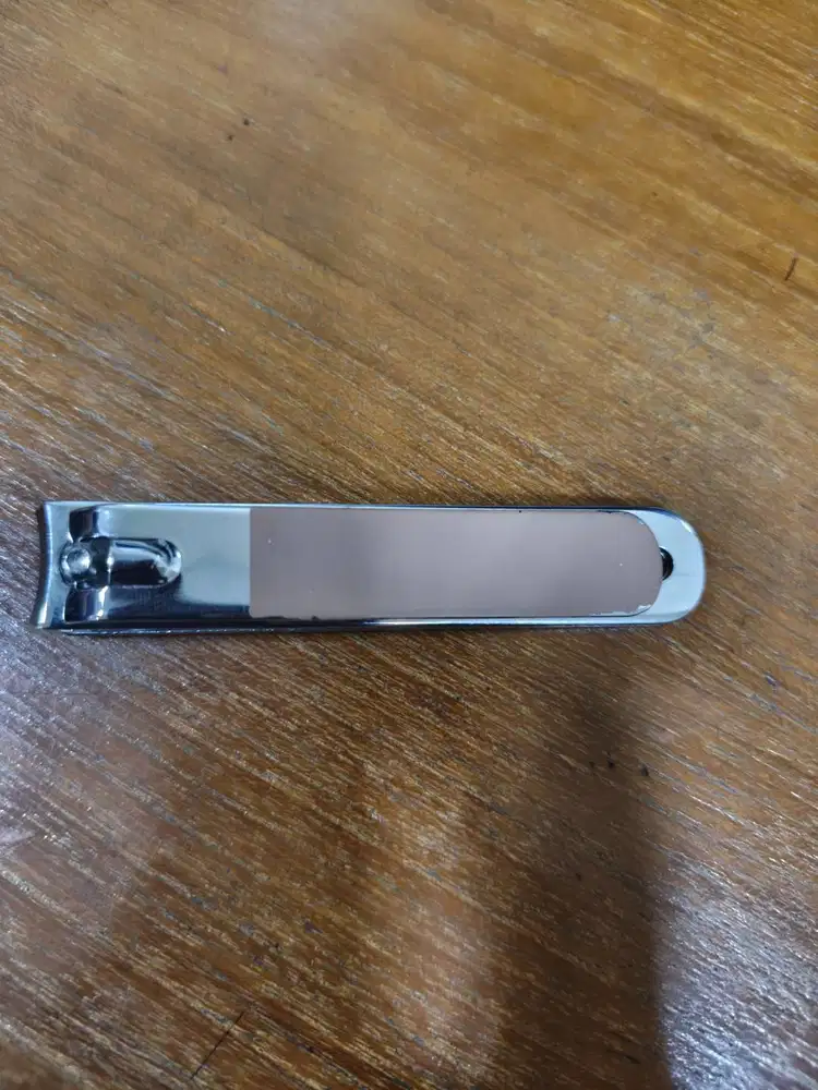 Gunting kuku modern