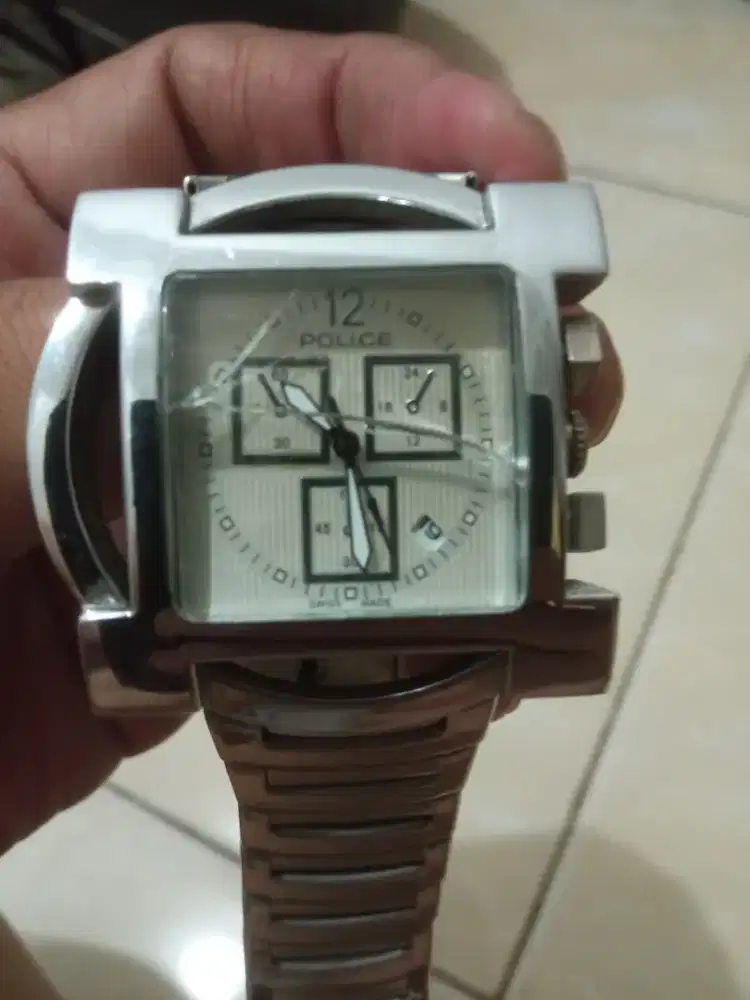jam tangan pria police