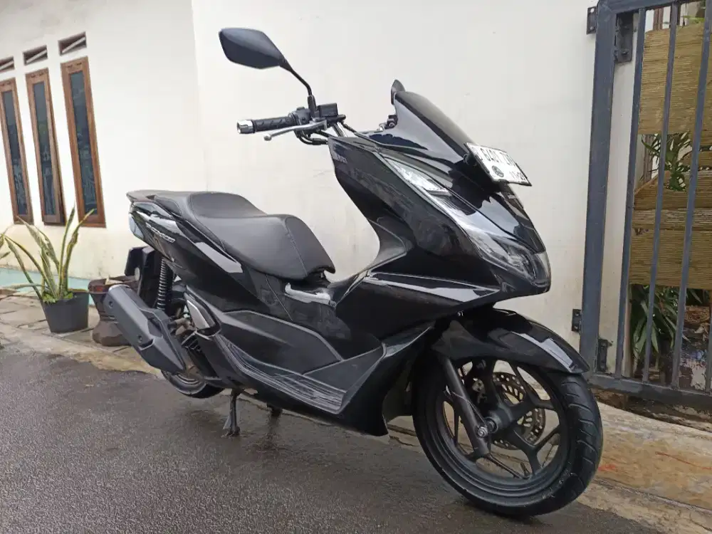 Honda PCX 160 cbs 2024 lengkap bagus
