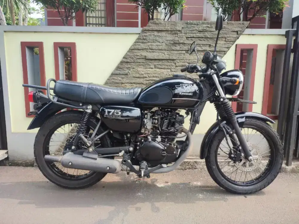 KAWASAKI W175 TAHUN 2022 KM LOW