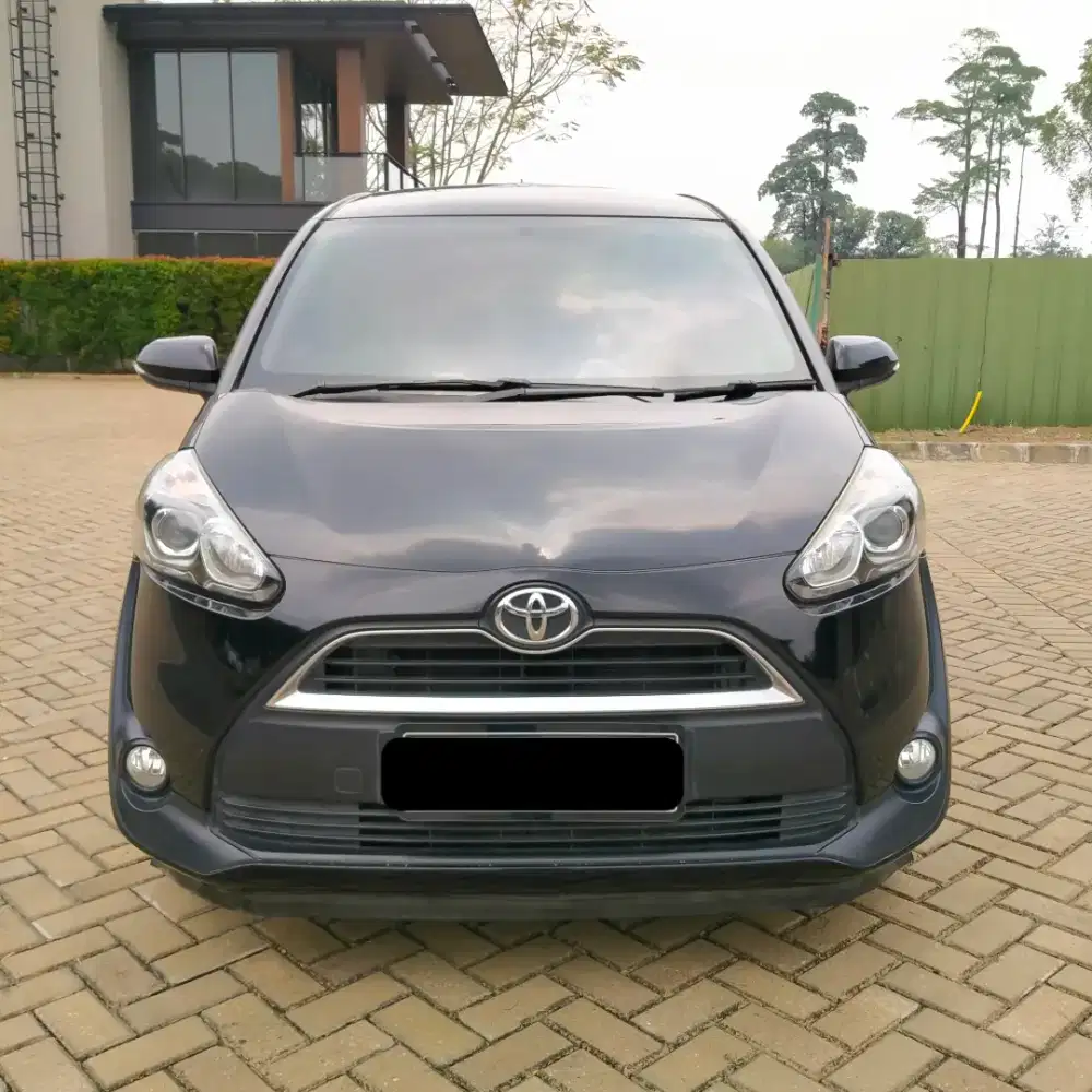 TOYOTA SIENTA V 1.5 AT 2016