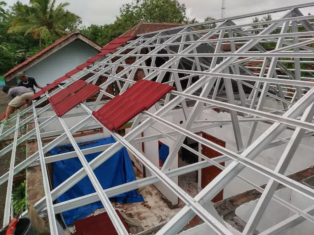 Baja Ringan BIMA TRUSS BERPENGALAMAN Renovasi Atap Rumah Anda