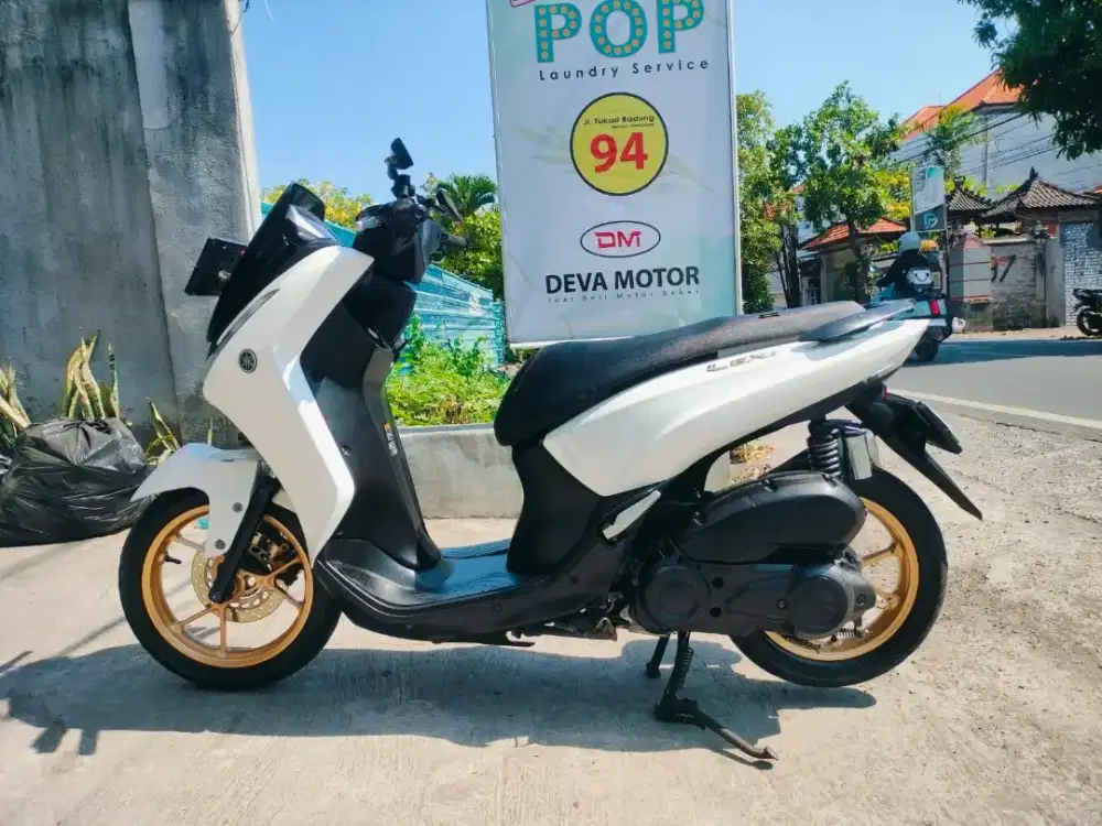 Lexi 2019 putih bisa kredit DP 4jt Deva motor