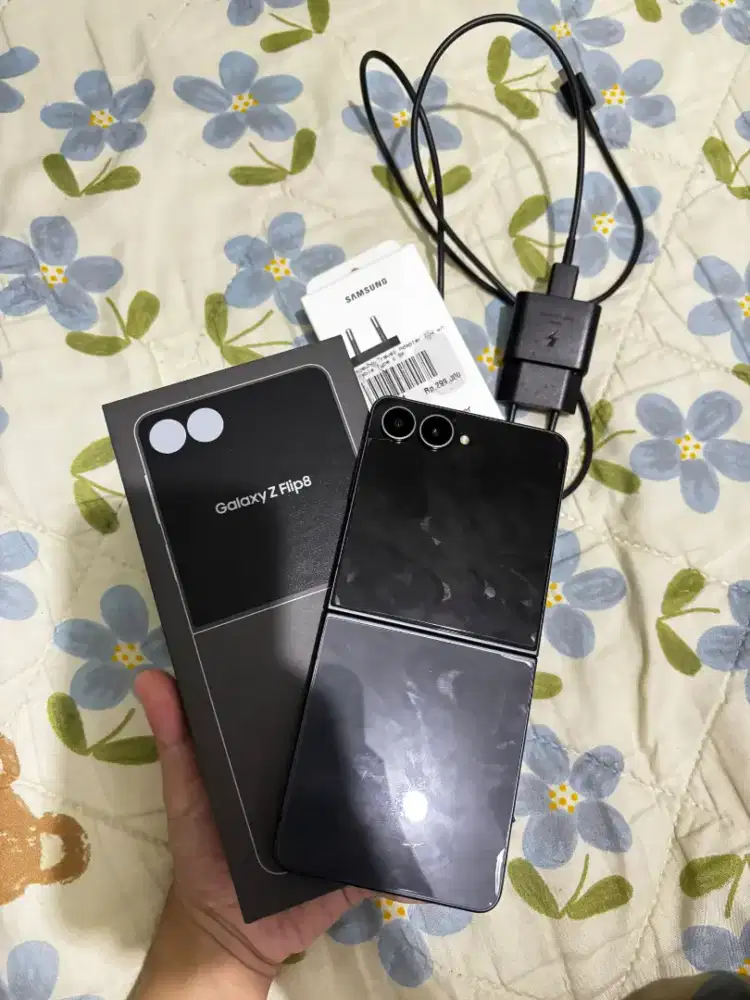 Samsung Z Flip8