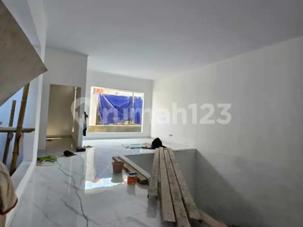 Di Jual Rumah di Taman Villa Meruya