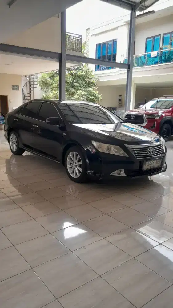 TOYOTA CAMRY V 2.5 AT 2013