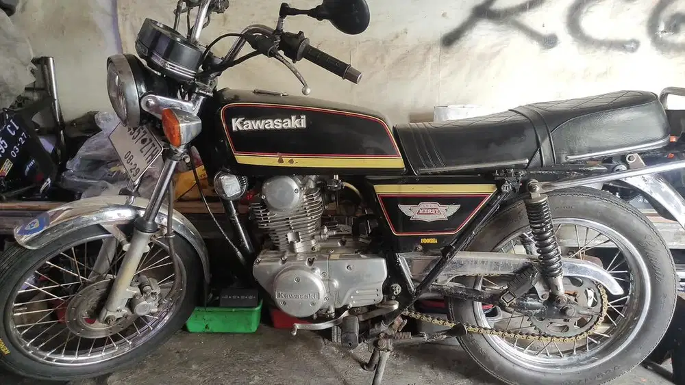 Kawasaki Binter Merzy KZ200