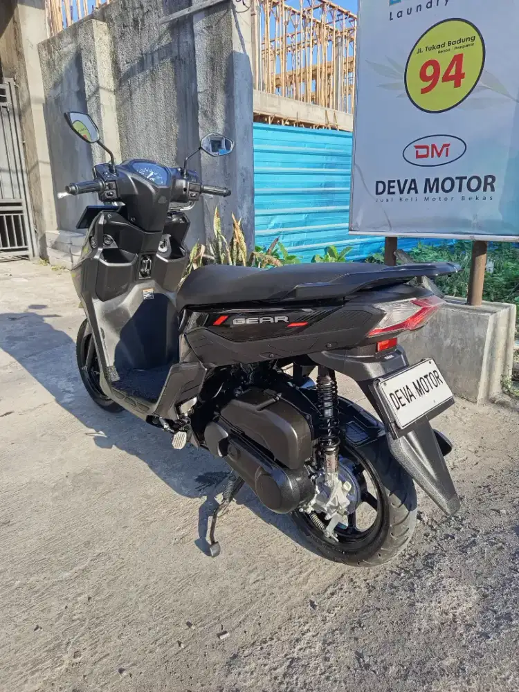 Gear hitam mulus Deva motor