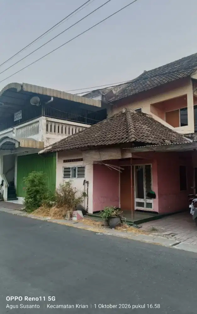 Rumah 2 lantai nol jalan.